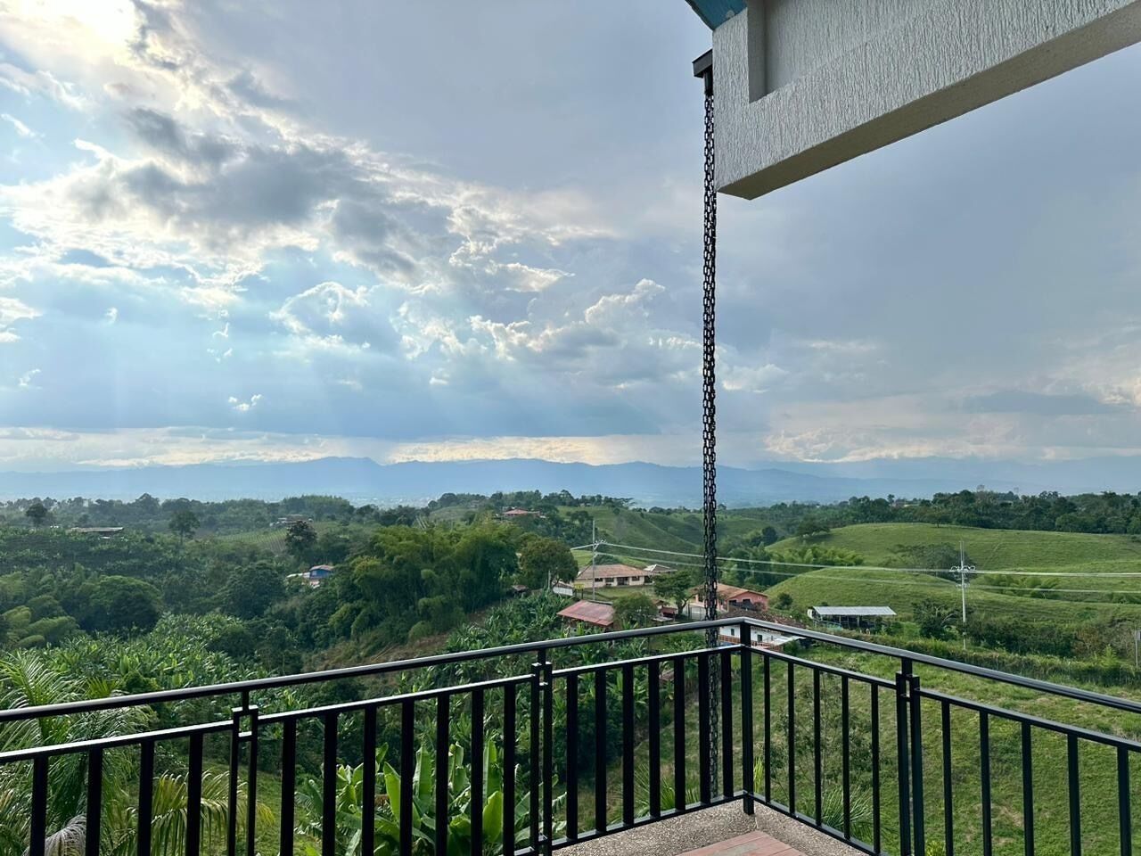 Hus, fjellutsikt | Utsikt fra rommet