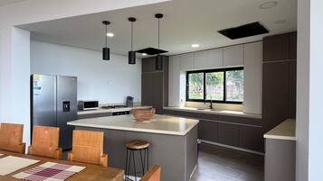 House, Mountain View | Private kitchen