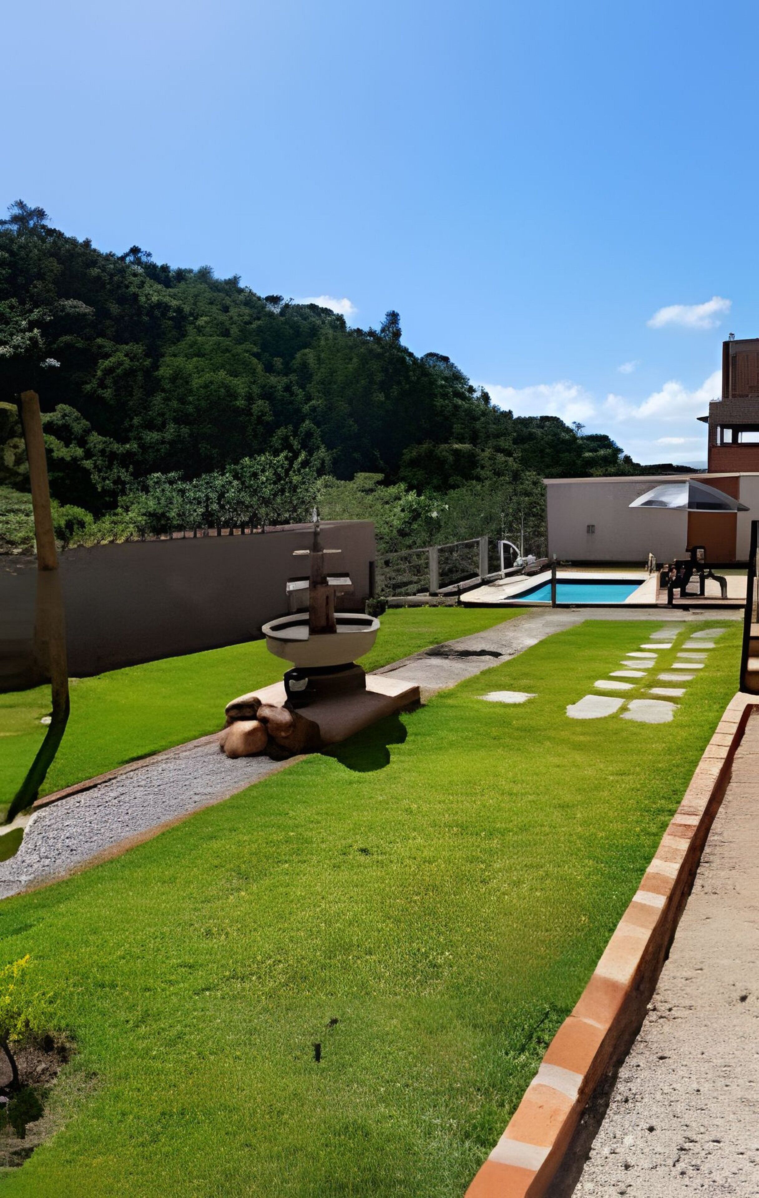 Suite | Property grounds