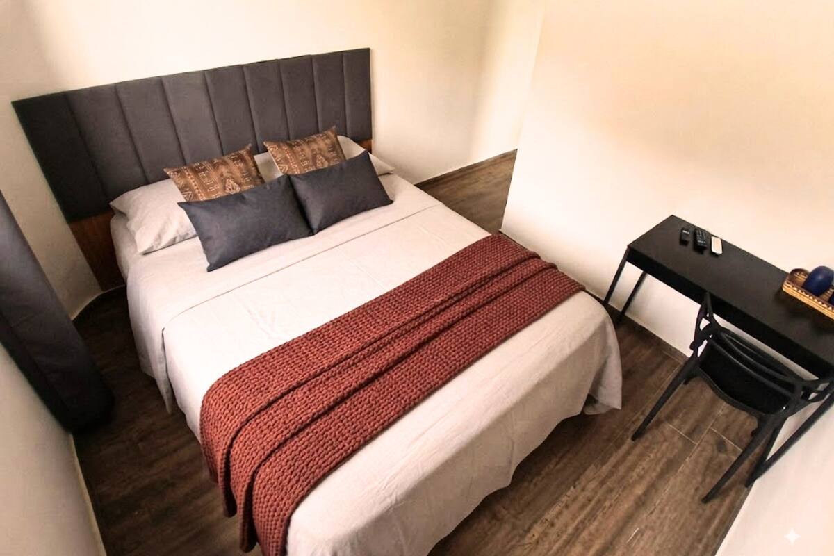 Business Suite | Laptop workspace, free WiFi