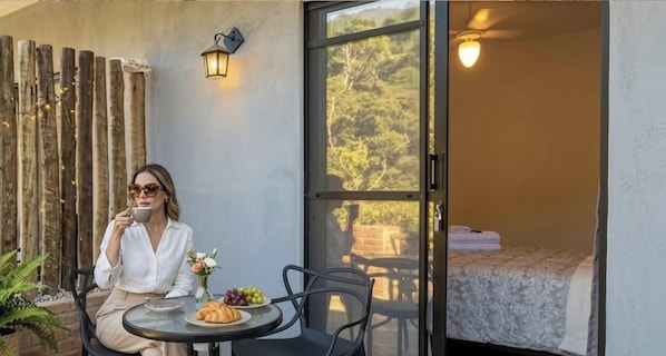 Romantic Suite | Outdoor dining - Casa da Mata (São Lourenço)