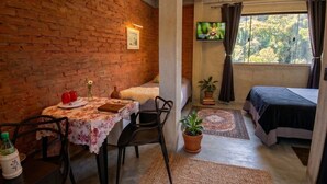家庭小屋 | 筆電工作空間、免費無線上網