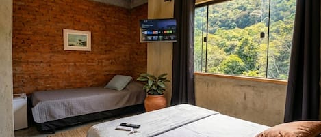 Chalet rustique familial | Espace de travail pour ordinateurs portables, accès au Wi-Fi (inclus)