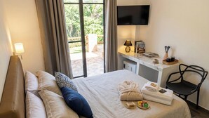 Laptop workspace, WiFi (free) - Casa da Mata (São Lourenço)