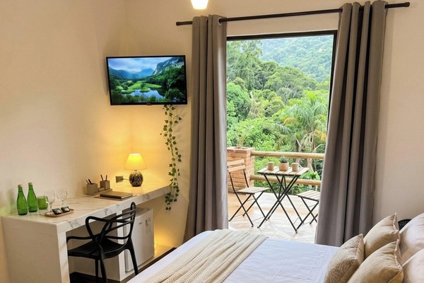 Suite | Laptop workspace, WiFi (free)