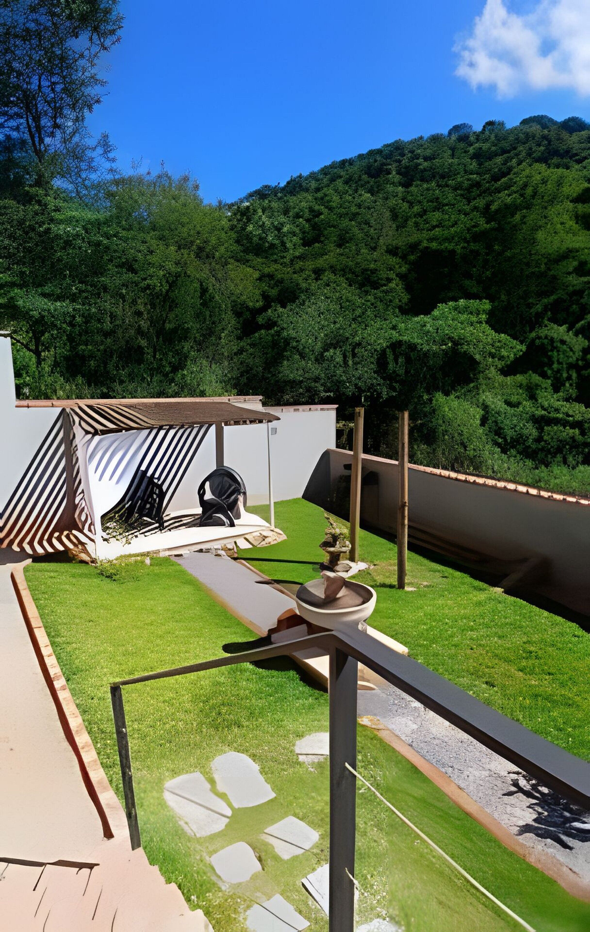Suite | Property grounds