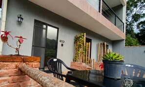 Suite | Outdoor dining - Casa da Mata (São Lourenço)