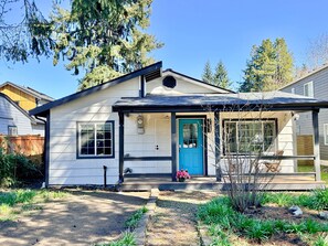 Exterior - NEW! Peaceful Bungalow • Close to Lightrail • Yard (Seattle)
