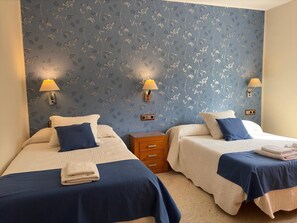 Room - Casa Bravo: Holiday Home in Beas de Segura for Short Stays (Beas de Segura)