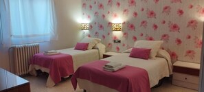 3 Schlafzimmer, Bügeleisen/Bügelbrett, Bettwäsche
