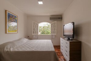 7 Schlafzimmer, Bügeleisen/Bügelbrett, kostenloses WLAN, Bettwäsche