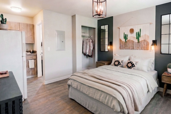 Standard Studio, Patio, Pool View | Laptop workspace, WiFi (free)