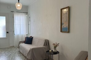 Smart TV - Thassos Soul.House with yard 50 meters from the sea (PG2H+FH Skala Kallirachis)