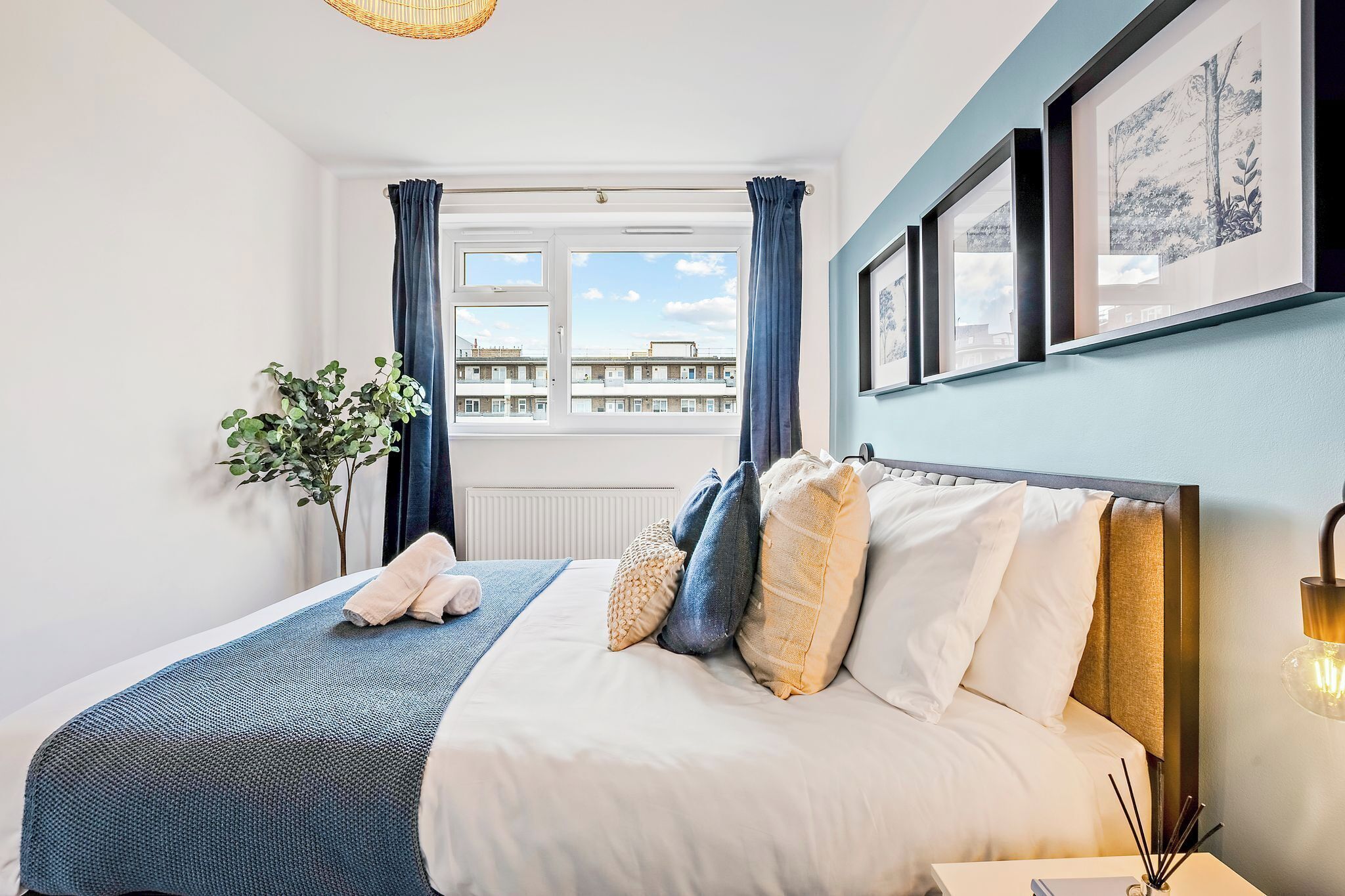 Iron/ironing board, free WiFi, bed sheets