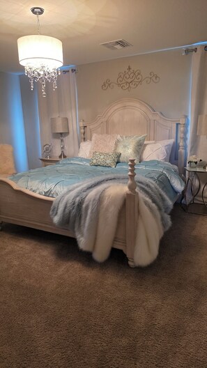 Room - 3-bedroom house in terrific Gilbert with cool AC for relaxing stay (Gilbert)