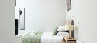 Stylish Compact Studio with parking beach Wi-Fi
