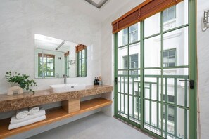Deluxe-Villa, Stadtblick | Badezimmer