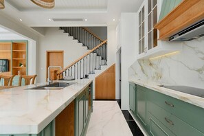 Deluxe Villa, City View | Private kitchen - P817 Elite Tropical Residence (An Thoi)