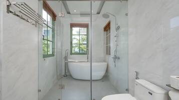 Deluxe Villa, City View | Bathroom | Combined shower/tub, free toiletries, towels, soap