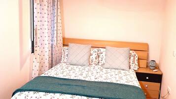 1 bedroom, iron/ironing board, WiFi, bed sheets