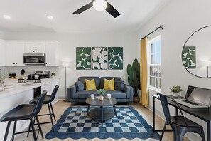 Living area - The Lofts On Maney (Murfreesboro)