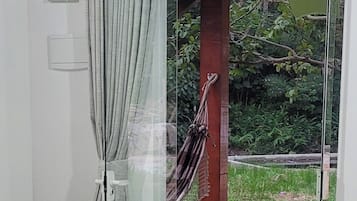 Luxe chalet, veranda, uitzicht op tuin