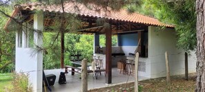 Outdoor dining - Sitio Altezza (Salesópolis)