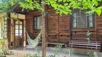 Casa familiar, se aceptan mascotas, vista al jardín | Exterior