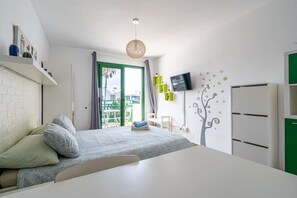 1 bedroom, iron/ironing board, WiFi, bed sheets - Cozy studio in a quiet complex centrally located direct access to the beach (Costa Teguise)