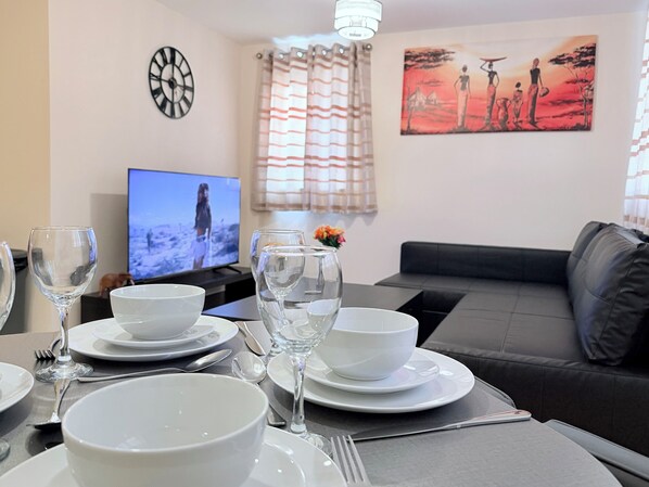 Living area - Luxury Hereford Stays Apartment (7) with Parking & Wifi (Hereford)