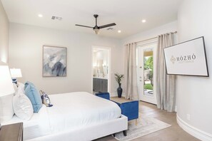 10 bedrooms, desk, iron/ironing board, travel cot - HÓZHÓ Shea | Pool | Bowling | Theatre | Fire Pit (Scottsdale)