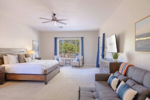 8 bedrooms, iron/ironing board, travel crib, WiFi - HÓZHÓ Cholla: Pool Slide & Swim-Up Bar (Scottsdale)