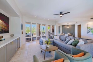 TV, fireplace, stereo - HÓZHÓ View House | Pool | Theatre | Sauna (Scottsdale)