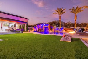 Property grounds - HÓZHÓ Desert Palms | Pool | Water Slide | Theatre (Scottsdale)