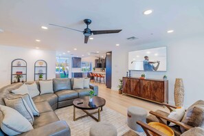 TV, fireplace, stereo, offices - HÓZHÓ Desert Palms | Pool | Water Slide | Theatre (Scottsdale)