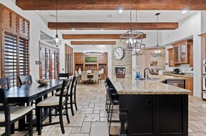 Dining - HÓZHÓ Desert Views | Pool | Theatre | Pickleball (Scottsdale)