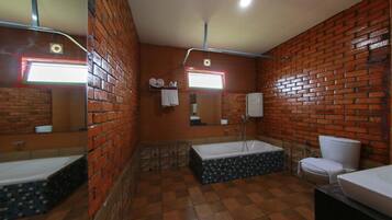 Premium Double Room, Balcony, Pool View | Bathroom