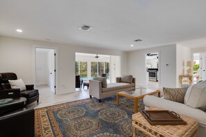 TV, offices - Welcome to Three Olives with Private Pool & Beach Access! (Sanibel)