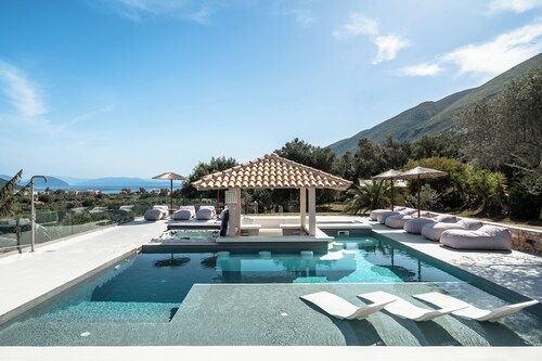 Villa Oliveira - Sea View - Two private pools - Jacuzzi