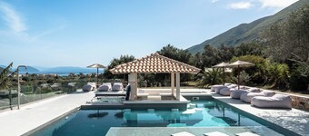 Villa Oliveira - Sea View - Two private pools - Jacuzzi