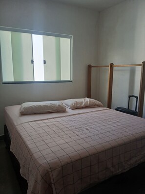 1 habitación, internet y ropa de cama 