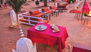 屋外ダイニングエリア