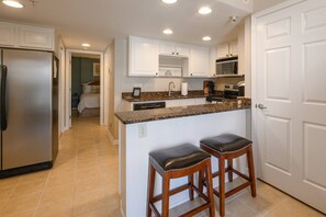 Fridge, microwave, dishwasher, coffee/tea maker - Ocean Block Steps to the Beach Covered Parking Walk to Restaurants & Shops, Free* Golf @ Bear Trap (Dewey Beach)