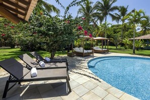 Pool - Sophisticated retreat in Itapororoca, Trancoso, with 6 bedrooms and ocean views. (Trancoso)