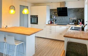 Fridge, microwave, dishwasher, coffee/tea maker