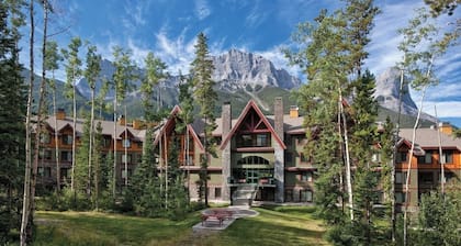 Resort stay in the mountains in Canmore Alberta, minutes away from Banff