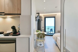 1 slaapkamer, een strijkplank/strijkijzer