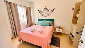 3 Schlafzimmer, Zimmersafe, Schreibtisch, Bügeleisen/Bügelbrett