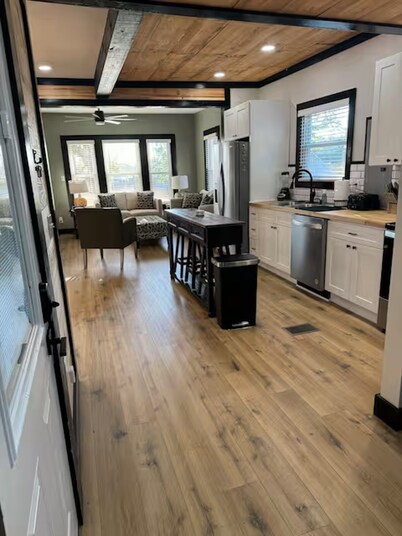 Cozy Lake Time Retreat