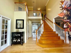 Interior - Spacious equipped 4-bedroom 3.5 bath estate home-Fox Chapel Borough- Pittsburgh (Pittsburgh)